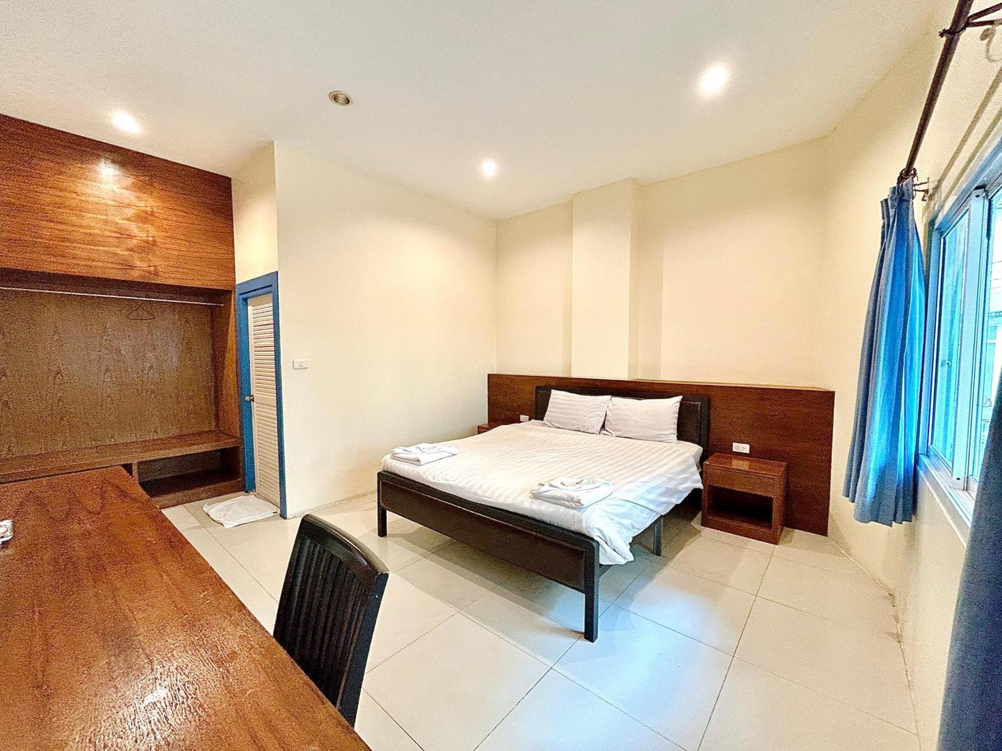 Cukoon Hotel Patong Exterior foto