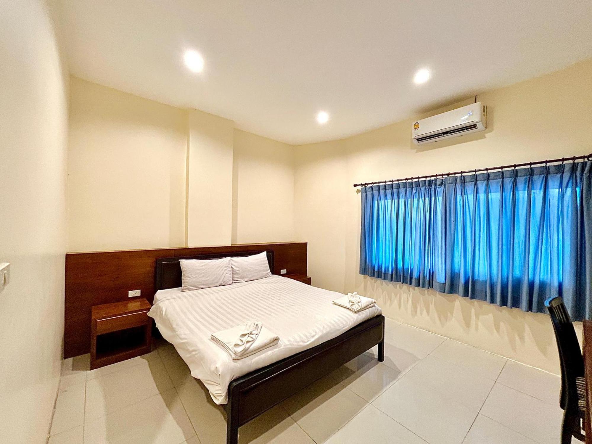 Cukoon Hotel Patong Exterior foto