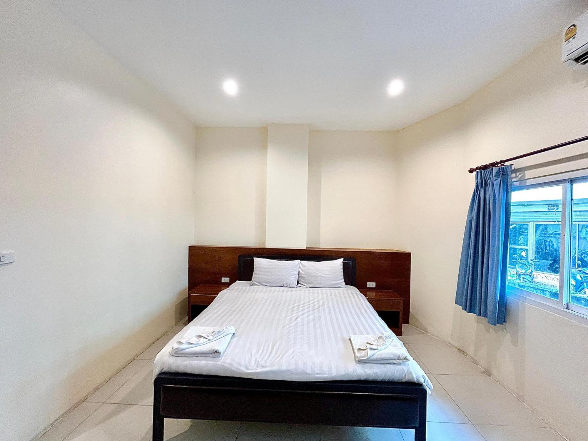 Cukoon Hotel Patong Exterior foto