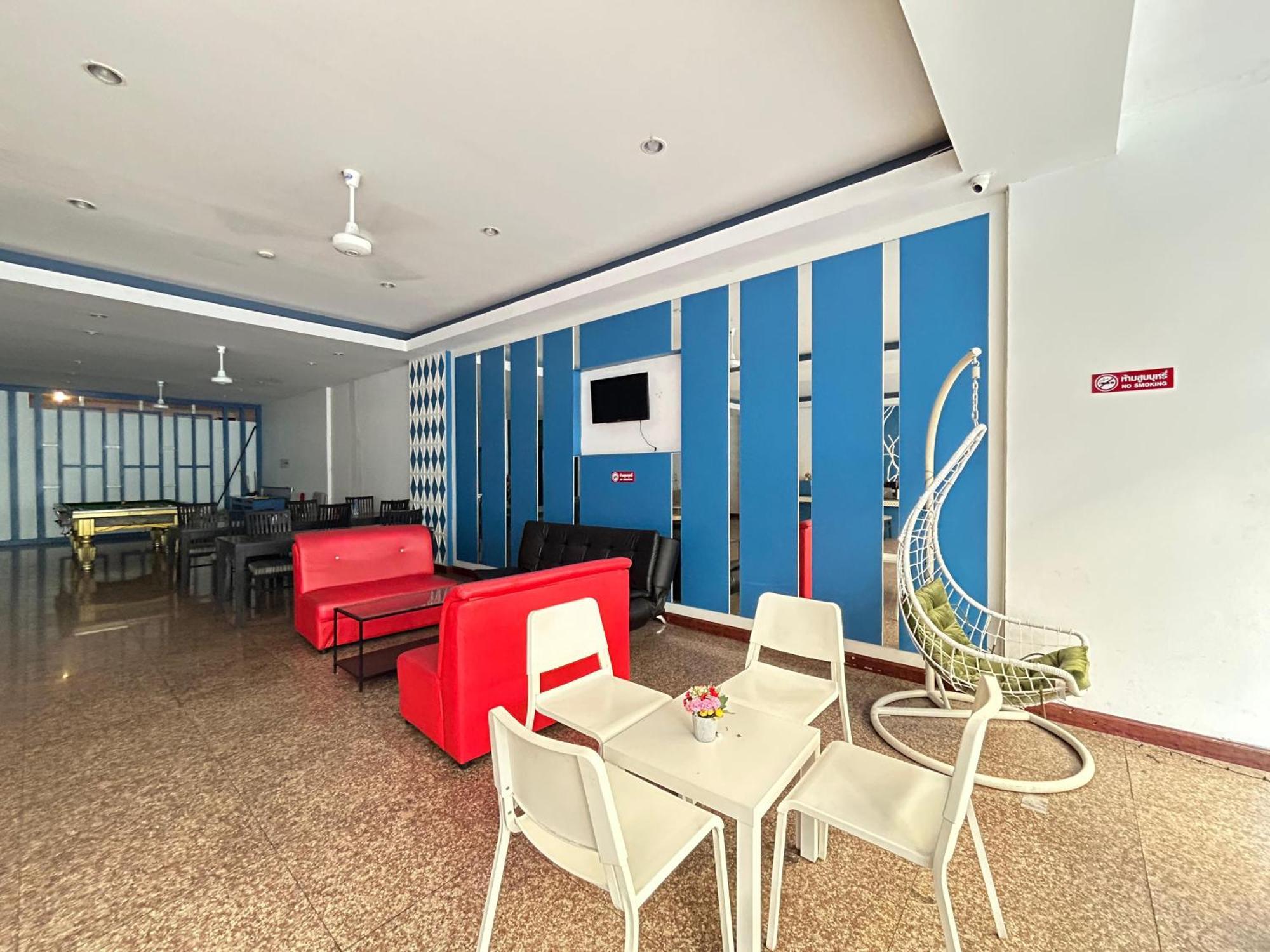 Cukoon Hotel Patong Exterior foto